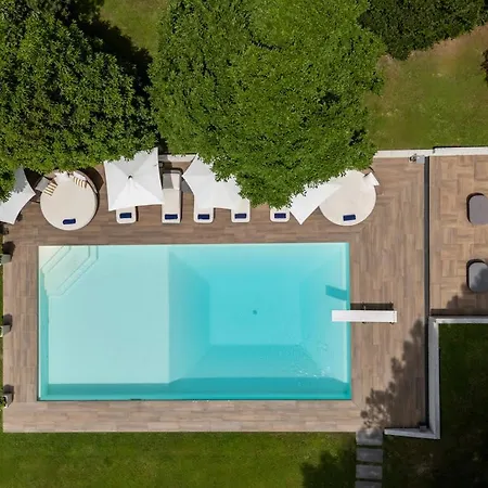 Italian Lakes With Heated Pool Villa